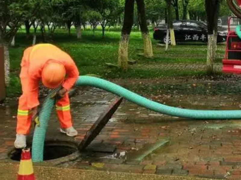 南京栖霞区哪有通下水道师傅高压清洗管道